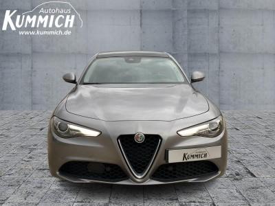 Alfa Romeo Giulia 2.2 JTDM 180PS Super *Pano*Leder*AHK*